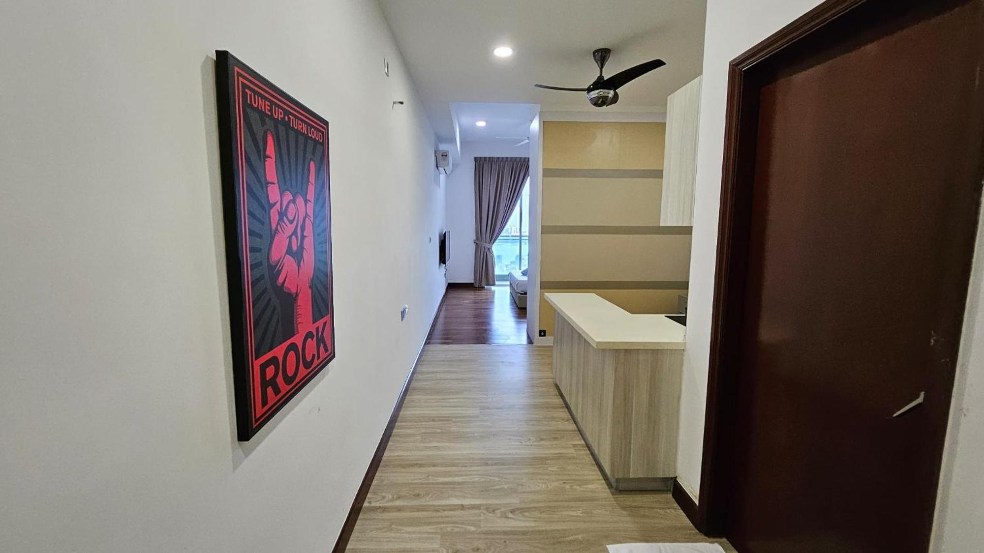 Paragon Suites Studios With Private Jacuzzi Near Ciq Rts 新山 外观 照片