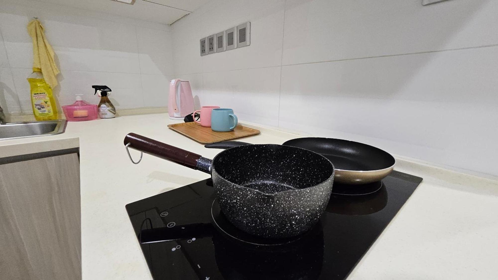 Paragon Suites Studios With Private Jacuzzi Near Ciq Rts 新山 外观 照片