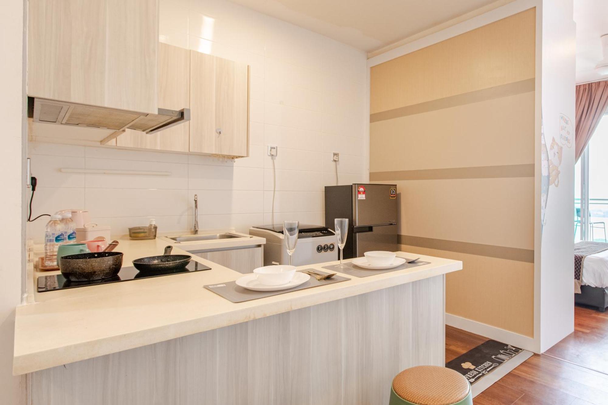 Paragon Suites Studios With Private Jacuzzi Near Ciq Rts 新山 外观 照片