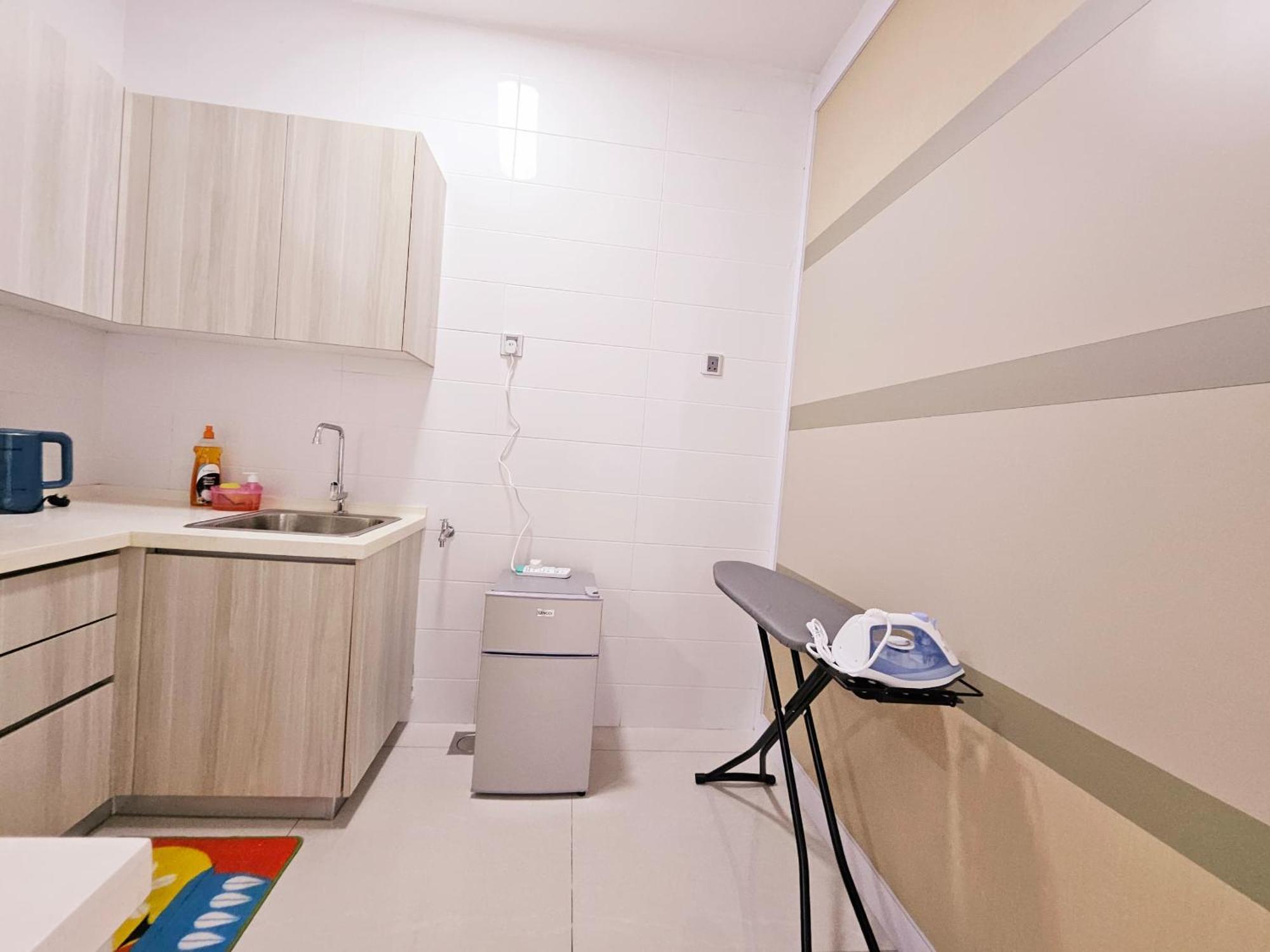 Paragon Suites Studios With Private Jacuzzi Near Ciq Rts 新山 外观 照片