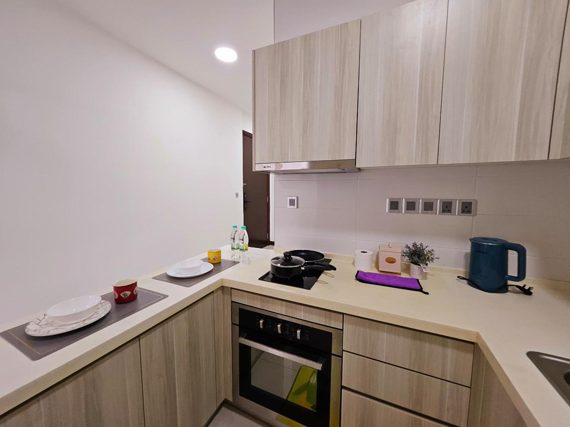Paragon Suites Studios With Private Jacuzzi Near Ciq Rts 新山 外观 照片