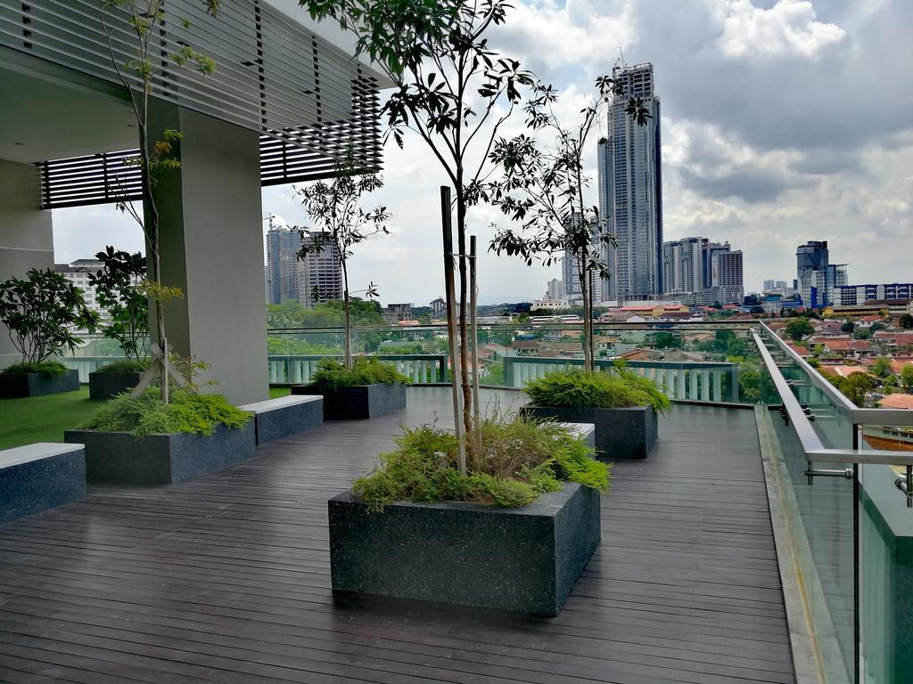 Paragon Suites Studios With Private Jacuzzi Near Ciq Rts 新山 外观 照片